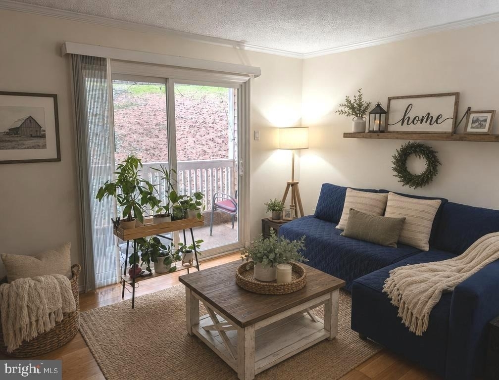 1523 Lincoln - Photo 2