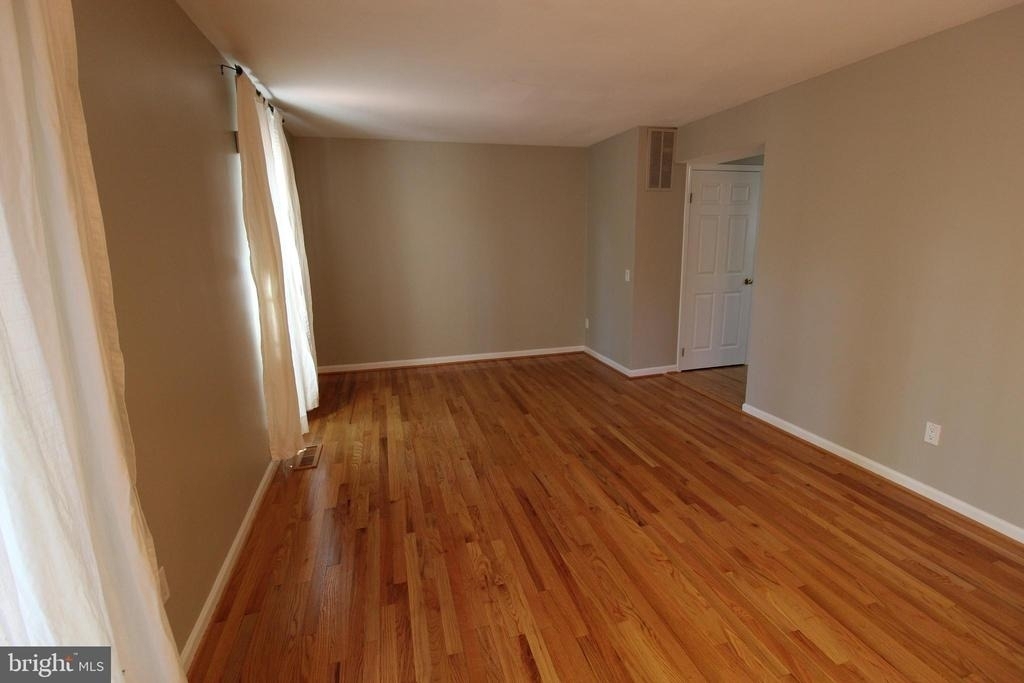 6055 Meyers Landing Court - Photo 3