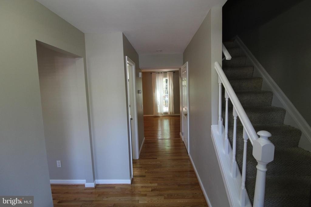 6055 Meyers Landing Court - Photo 2