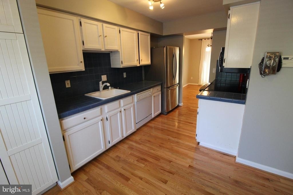 6055 Meyers Landing Court - Photo 7