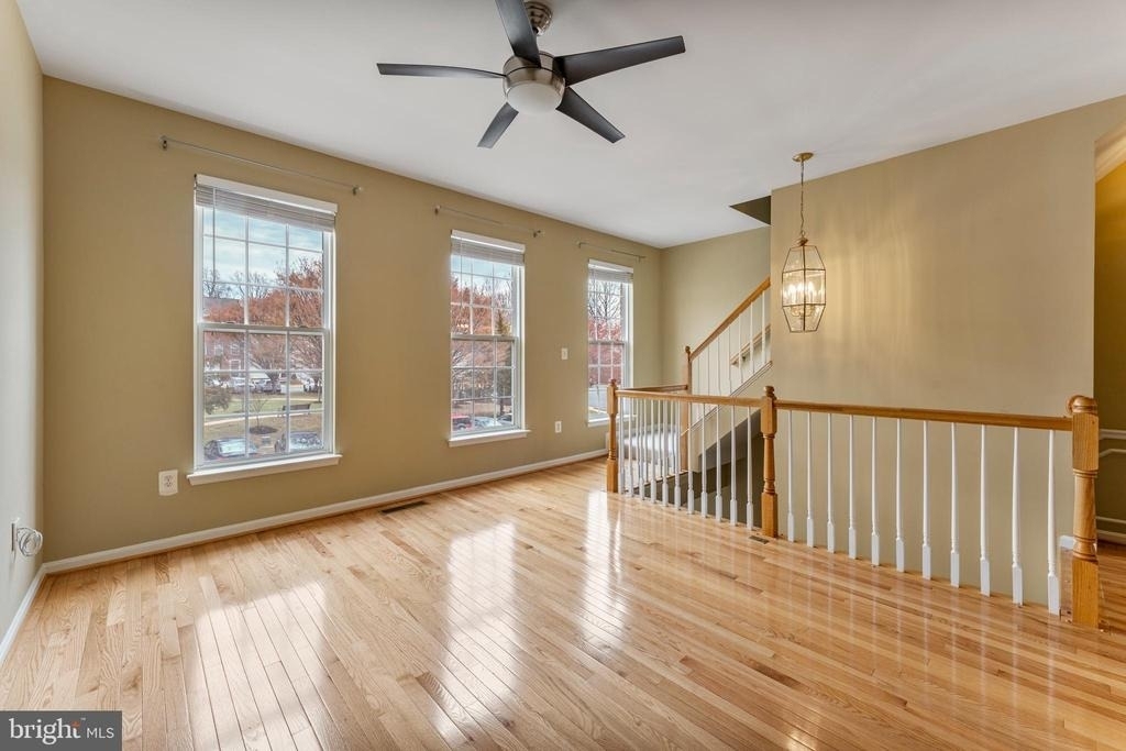 6002 Saint Hubert Lane - Photo 12