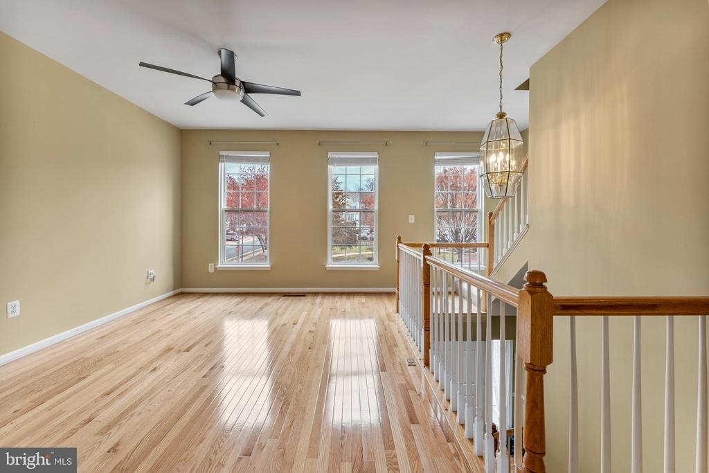 6002 Saint Hubert Lane - Photo 11
