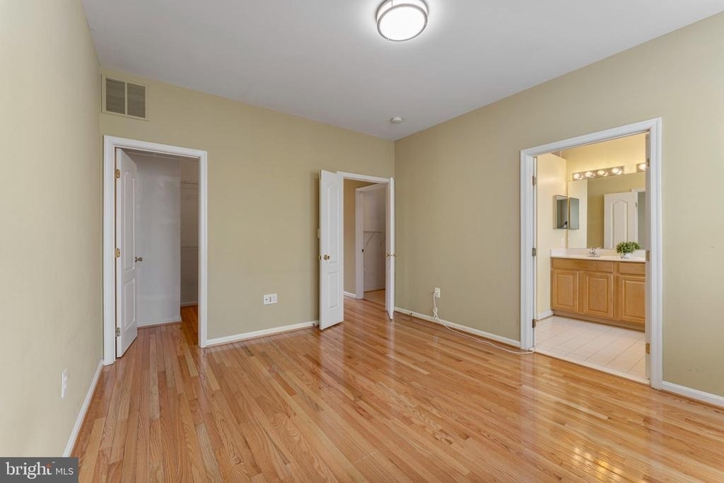 6002 Saint Hubert Lane - Photo 15