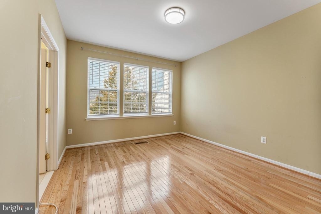 6002 Saint Hubert Lane - Photo 14