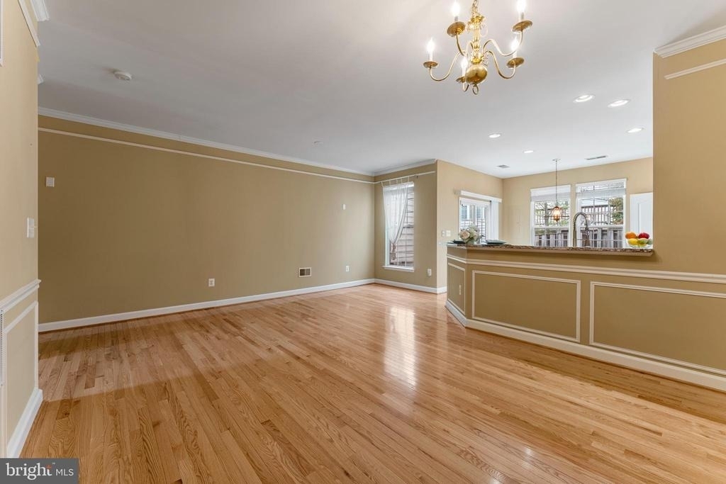 6002 Saint Hubert Lane - Photo 3