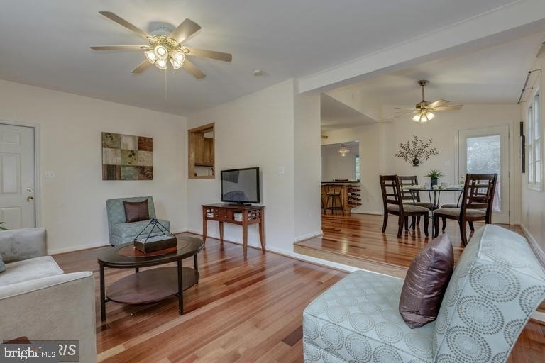 5820 Silchester Street - Photo 8