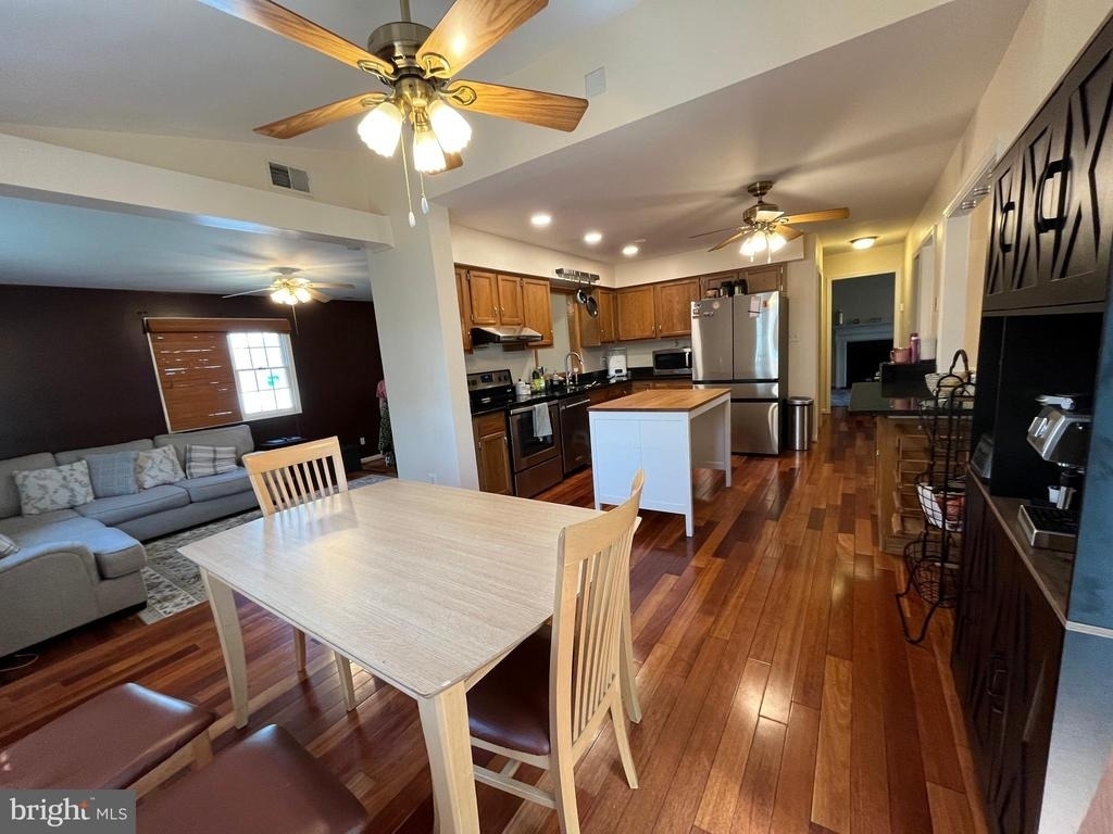 5820 Silchester Street - Photo 11