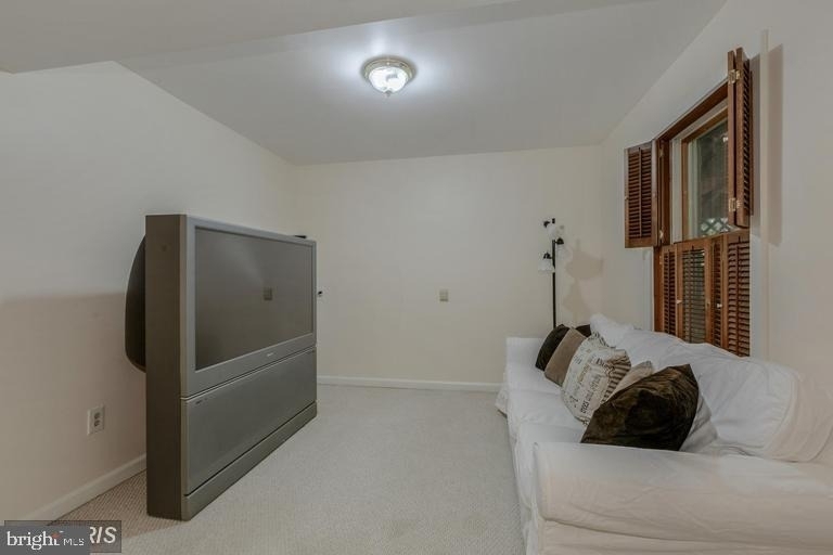 5820 Silchester Street - Photo 41