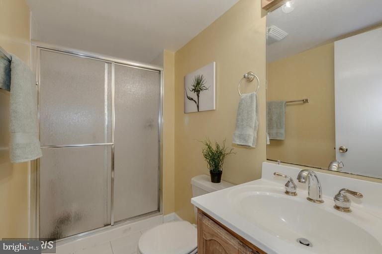 5820 Silchester Street - Photo 39
