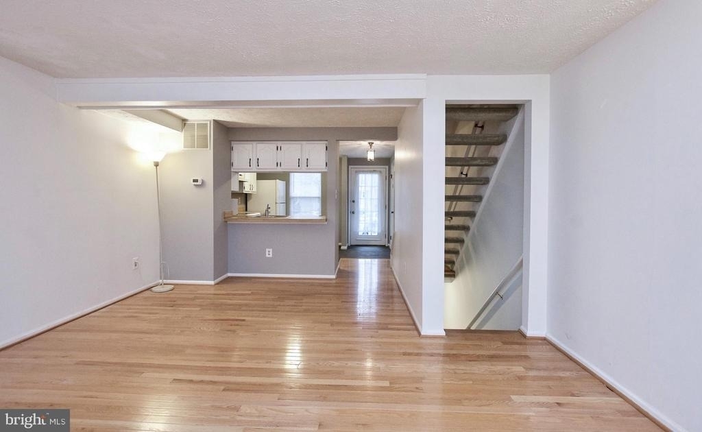 1915 Belmont Ridge Court - Photo 10