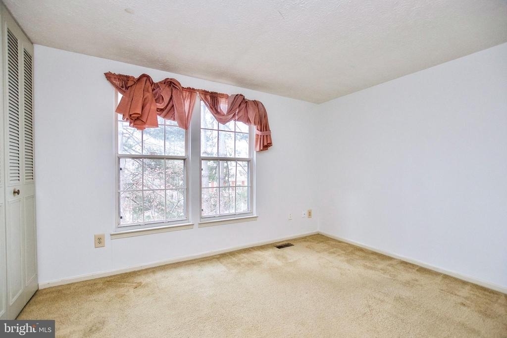 1915 Belmont Ridge Court - Photo 20