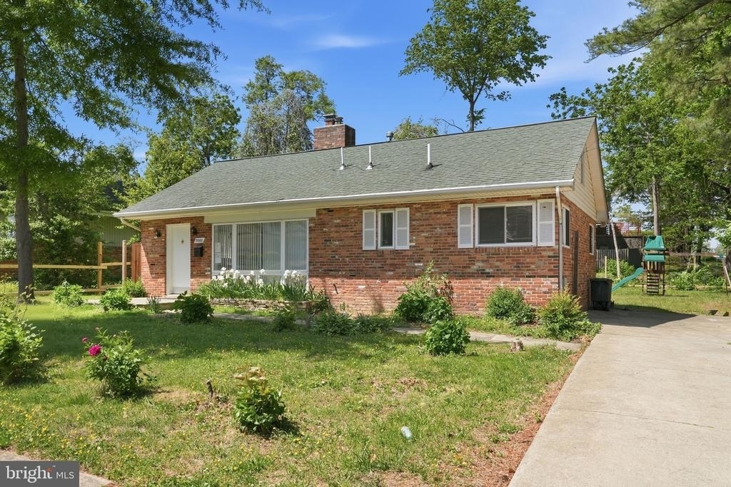 11000 Park Road - Photo 2