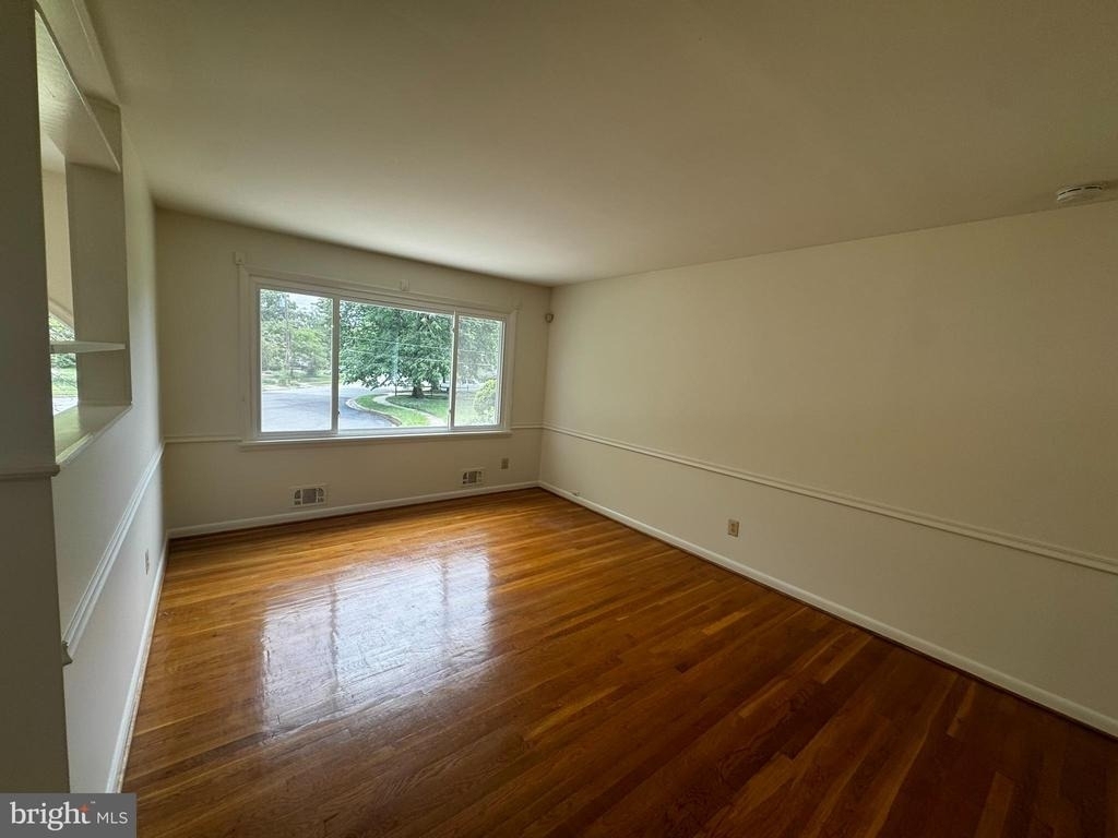 2508 Saint John Place - Photo 7