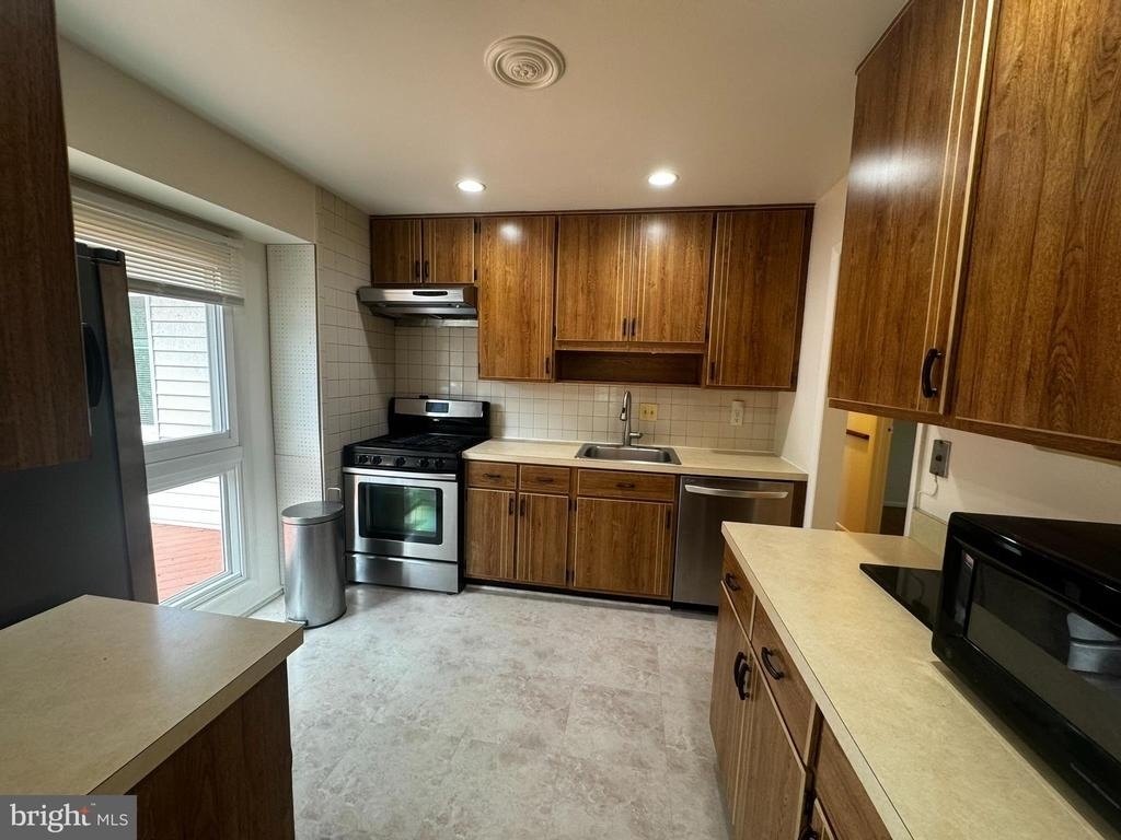 2508 Saint John Place - Photo 11