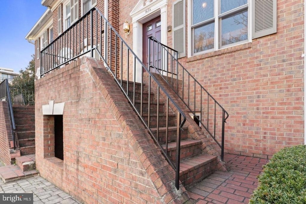 1454 N Quinn Street - Photo 1