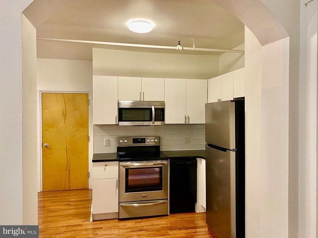 1300 Spruce Street - Photo 5