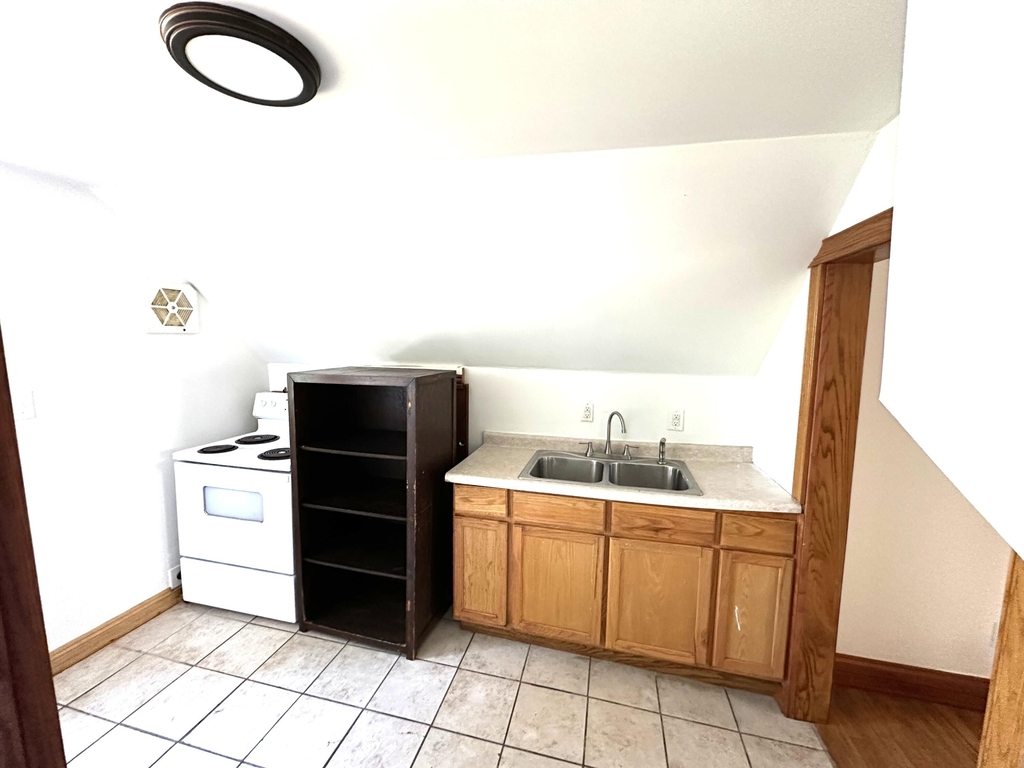 537 Winchester Avenue - Photo 7