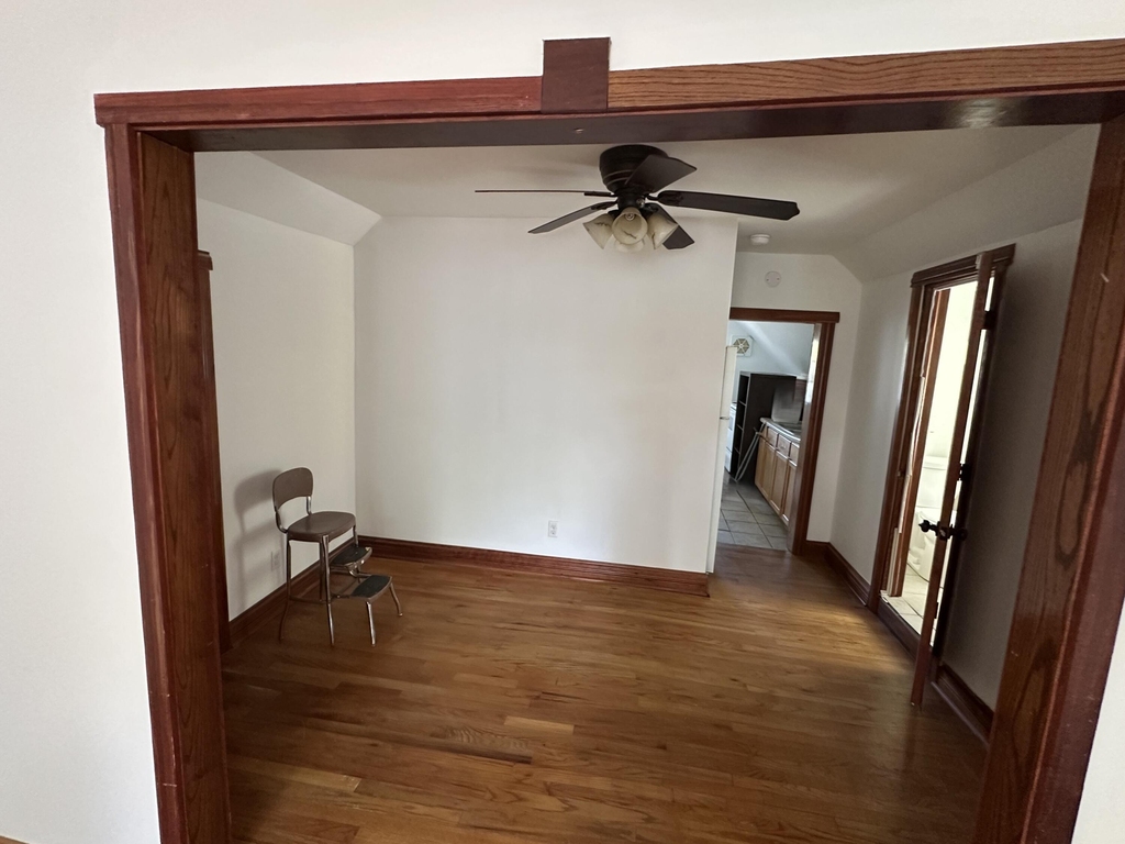 537 Winchester Avenue - Photo 3