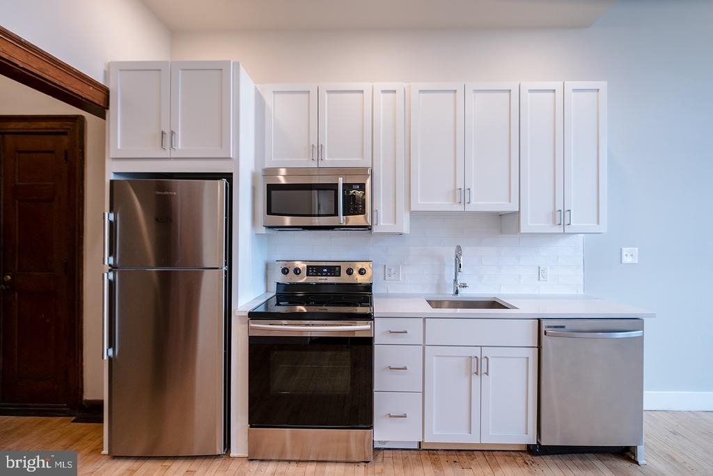 1300 S 19th Street - Photo 2