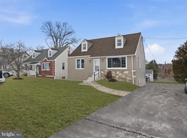 513 Smithfield Avenue - Photo 1