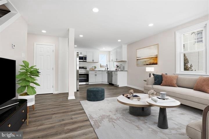 513 Smithfield Avenue - Photo 2