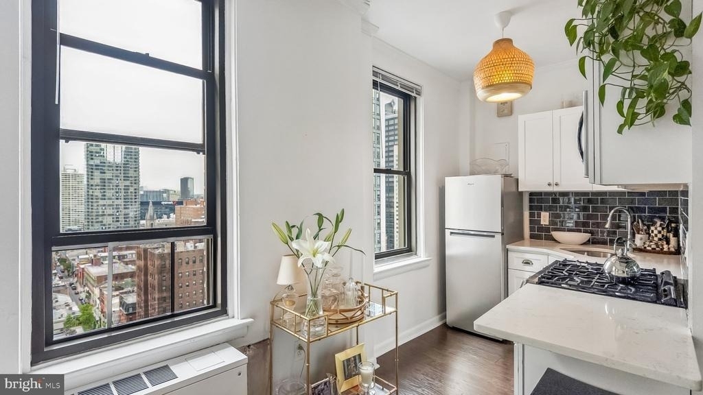 135 S 19th Street - Photo 3