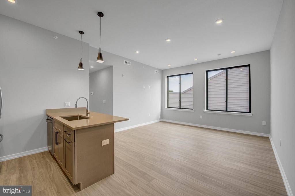 1205 S 15th Street - Photo 2