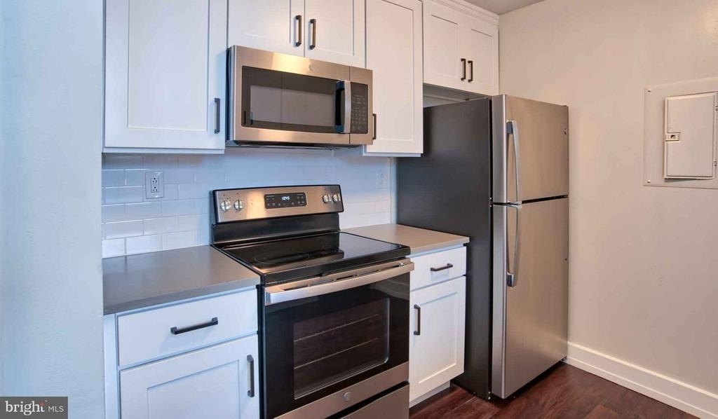 3131 Walnut Street - Photo 0