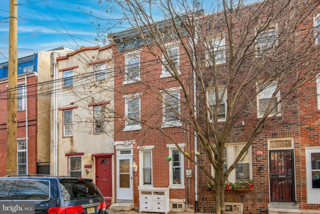 1225 N Howard Street - Photo 0
