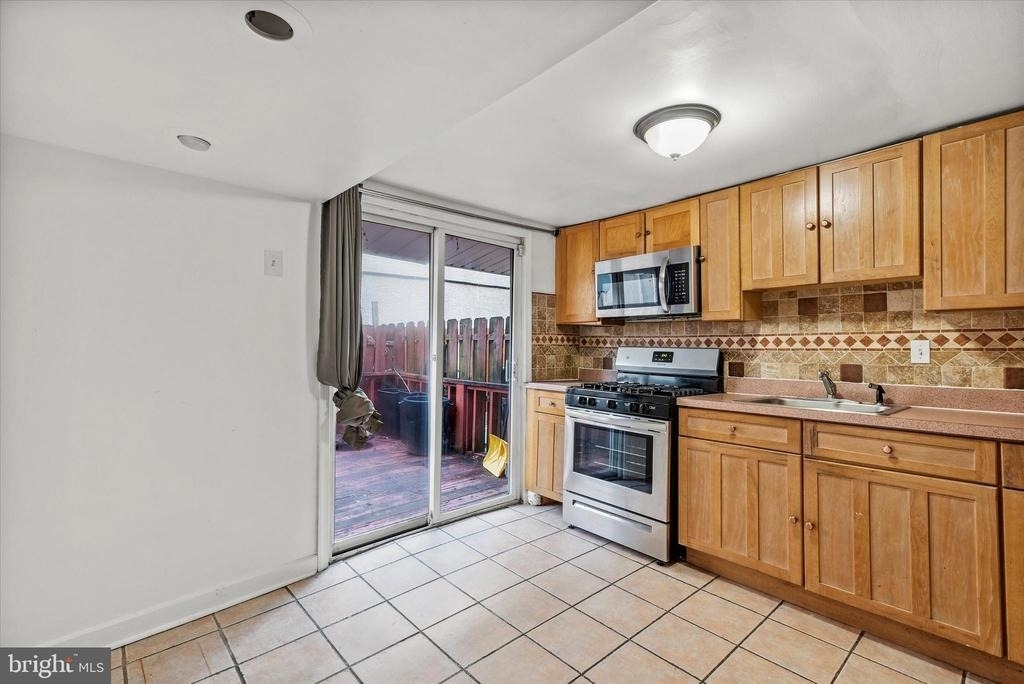 1225 N Howard Street - Photo 6