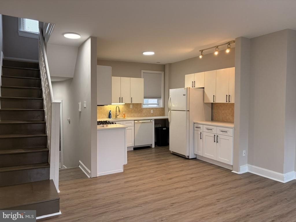 2917 Girard Ave - Photo 2