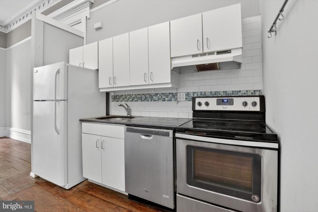 1717 Spruce Street - Photo 9