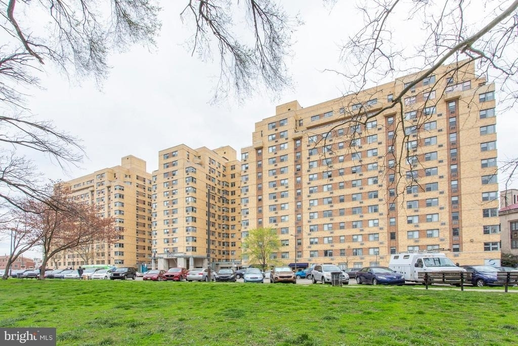 2601 Pennsylvania Avenue - Photo 33