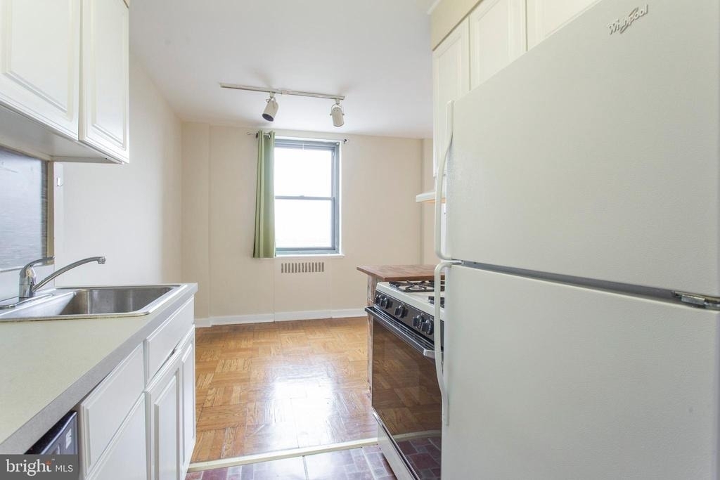 2601 Pennsylvania Avenue - Photo 16