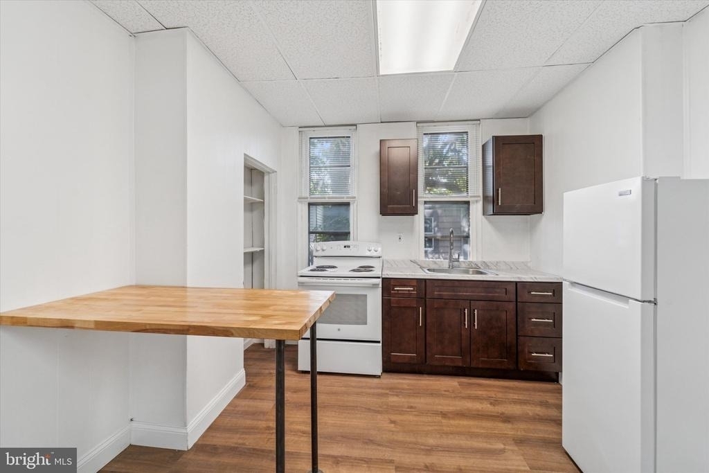 2021 S 22nd Street - Photo 4