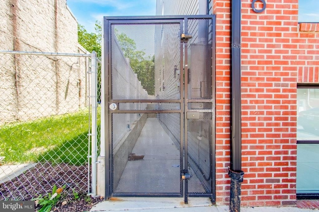 3836 Haverford Avenue - Photo 2
