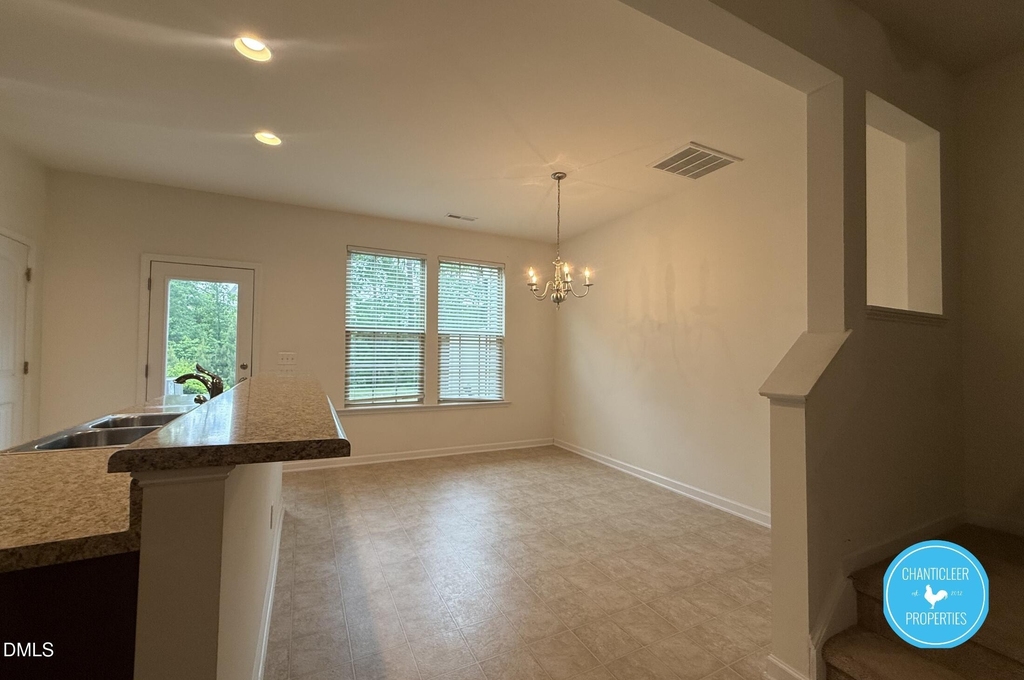 49 E Grove Point Drive - Photo 5