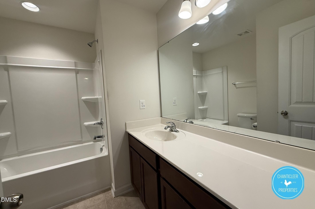 49 E Grove Point Drive - Photo 18