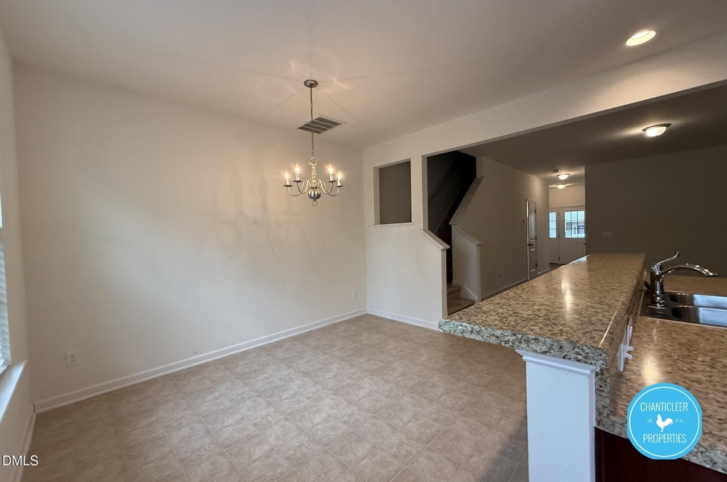 49 E Grove Point Drive - Photo 4