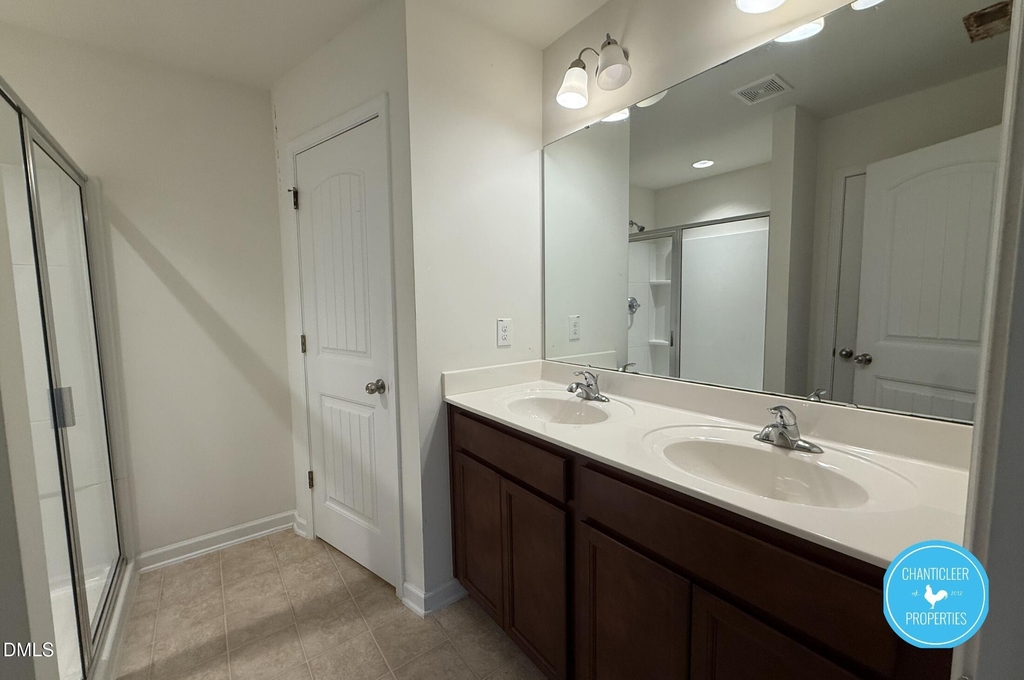 49 E Grove Point Drive - Photo 9