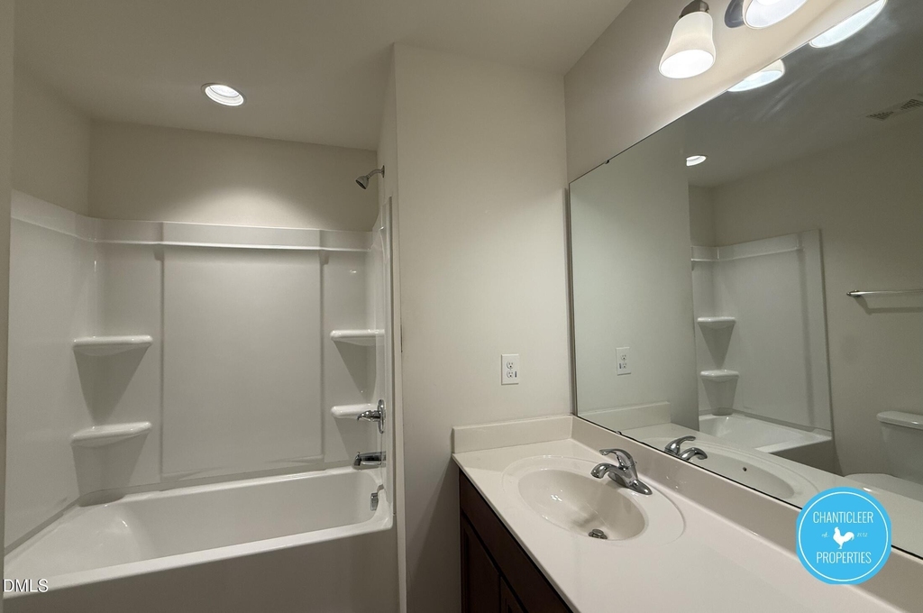 49 E Grove Point Drive - Photo 19