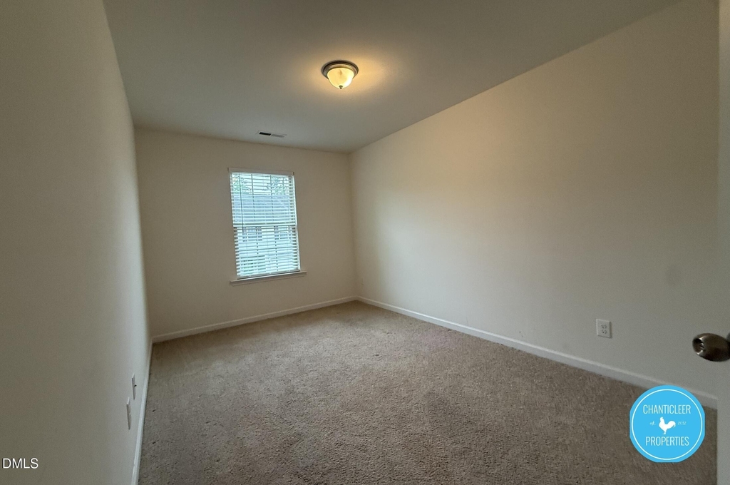 49 E Grove Point Drive - Photo 17