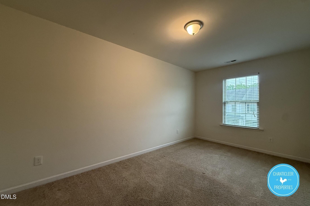 49 E Grove Point Drive - Photo 15