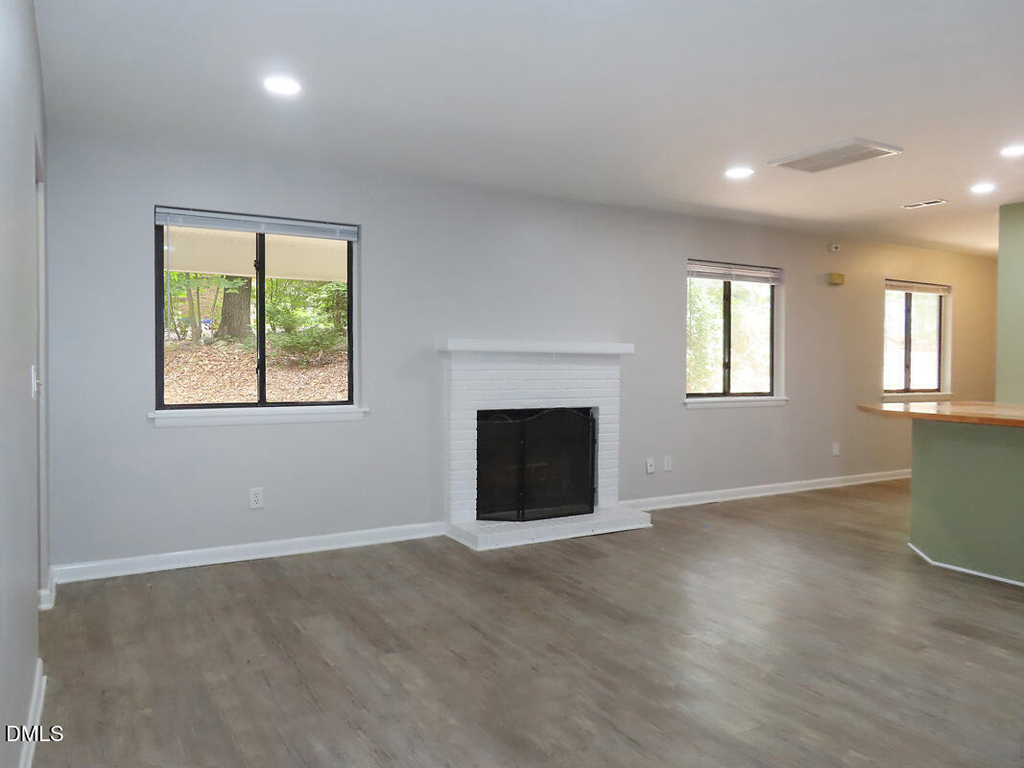 913 Shady Lawn Road - Photo 3