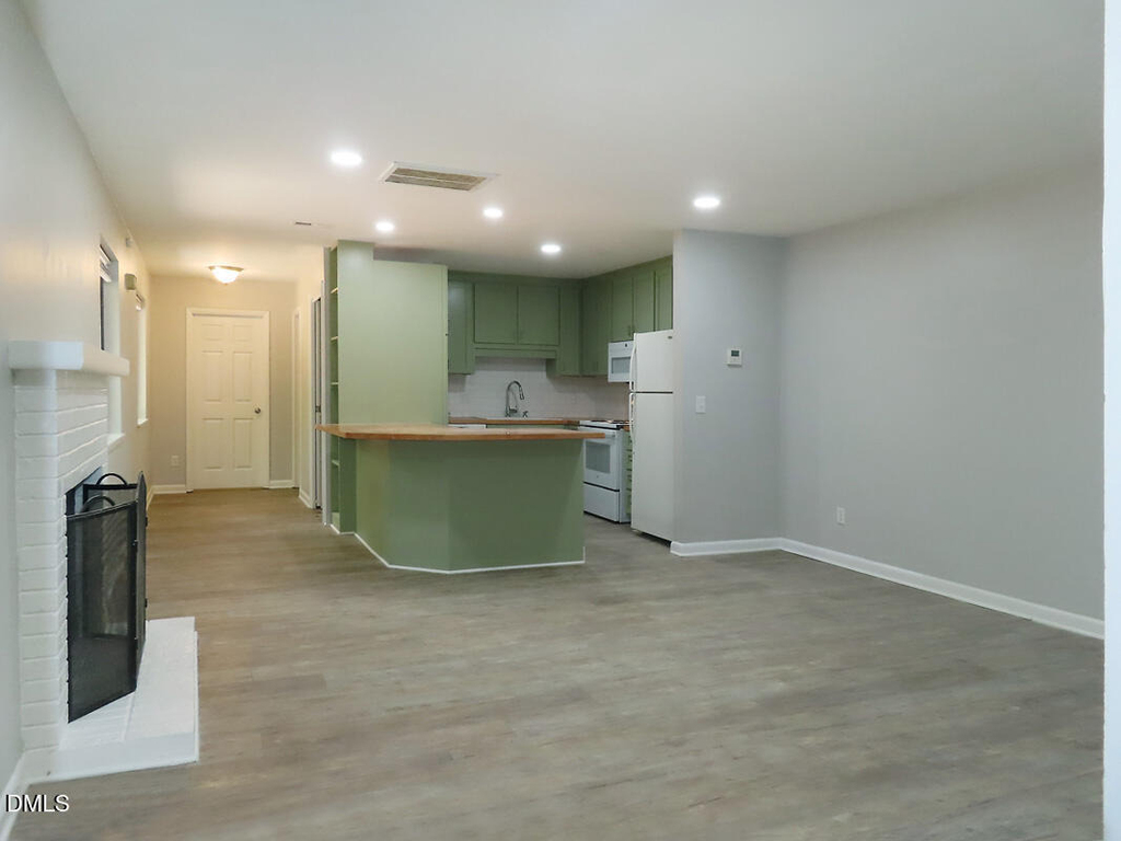 913 Shady Lawn Road - Photo 1