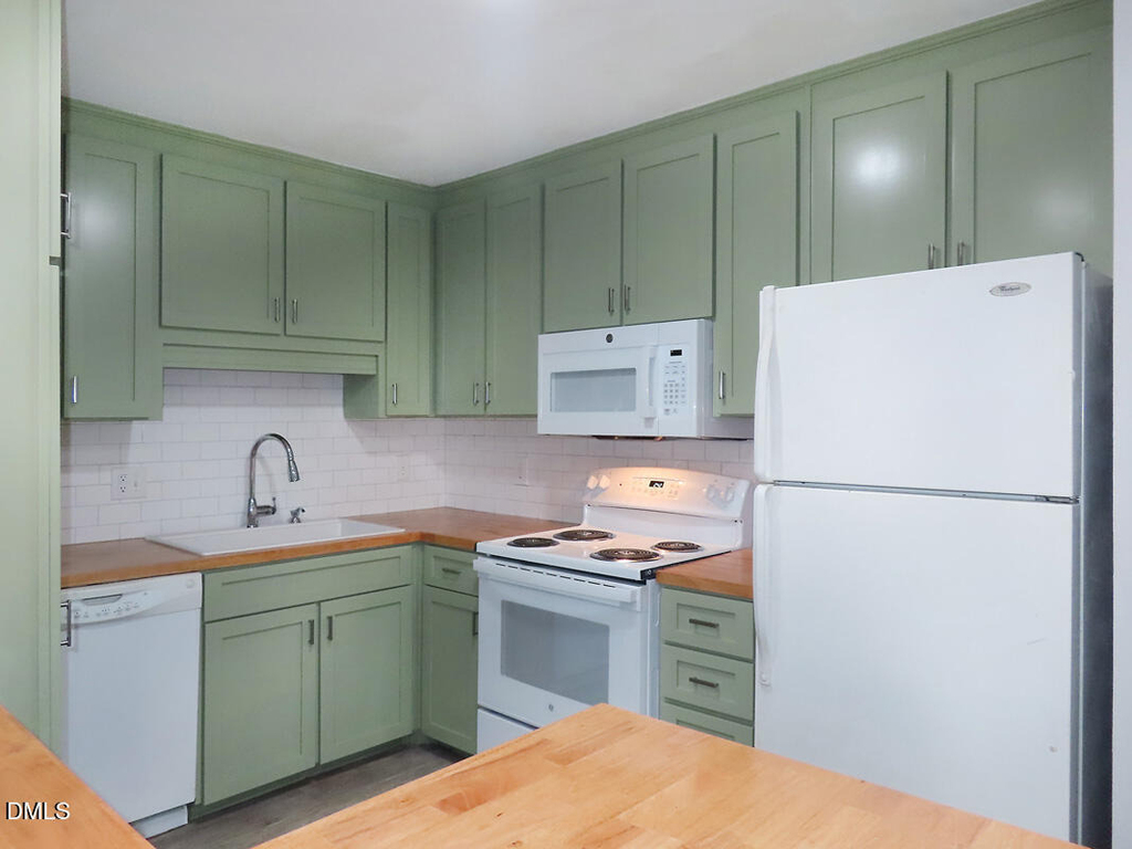 913 Shady Lawn Road - Photo 9