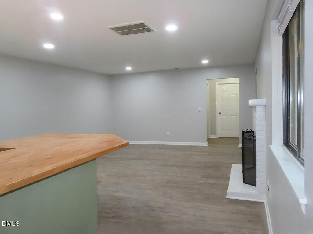 913 Shady Lawn Road - Photo 2