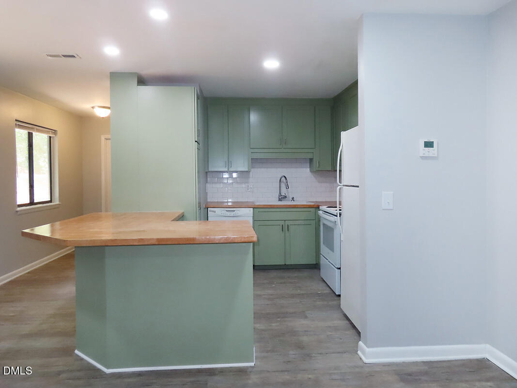 913 Shady Lawn Road - Photo 8