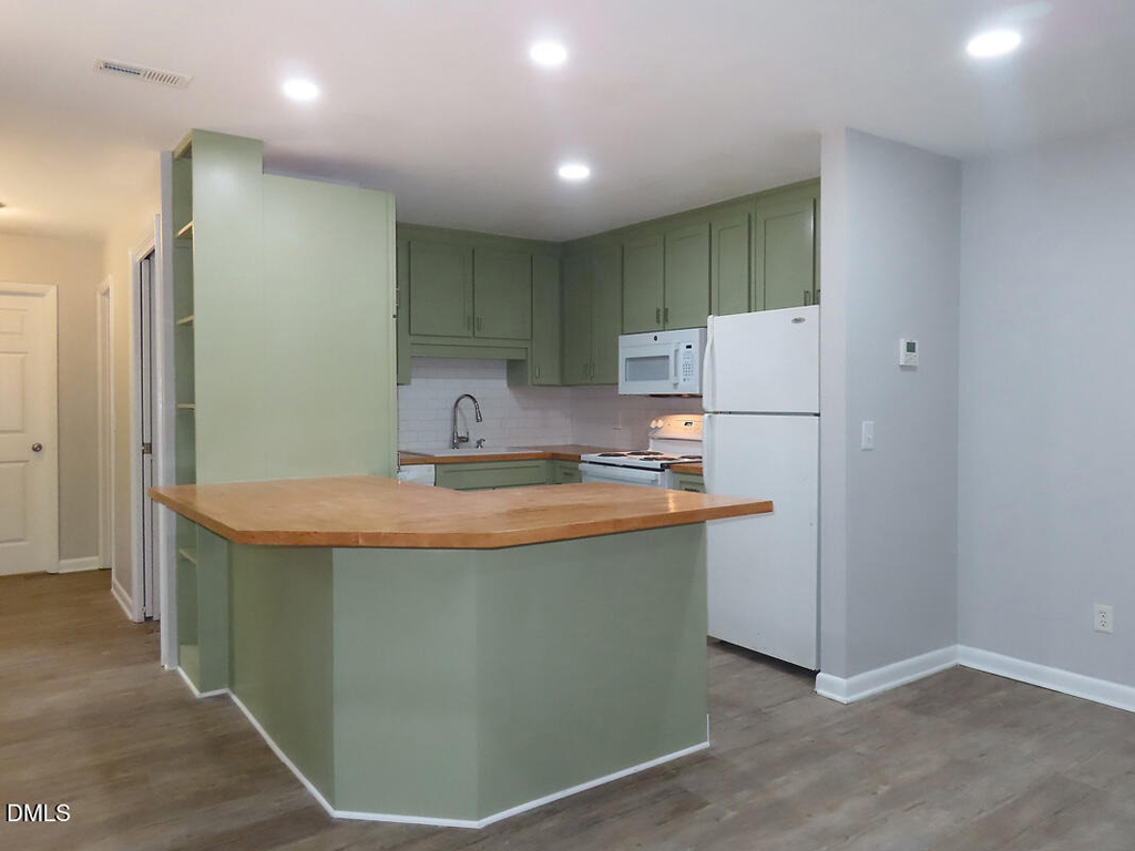 913 Shady Lawn Road - Photo 6