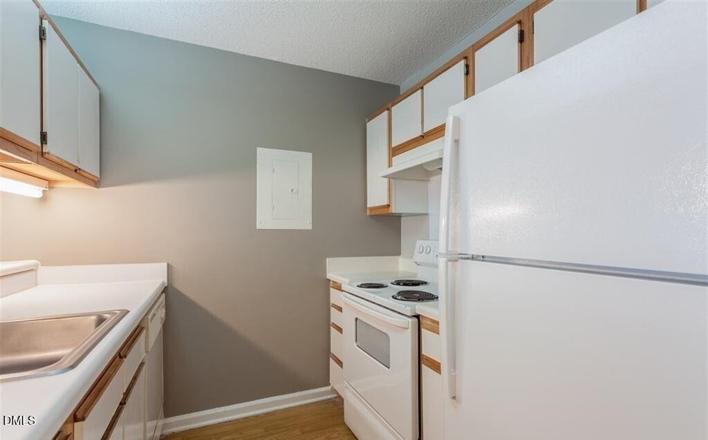 1521 Graduate Lane - Photo 12